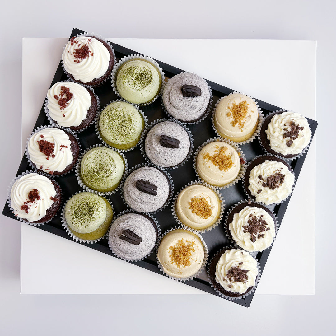 Vegan Cupcake Selection auf elegantem Tablar / 20 Stück
